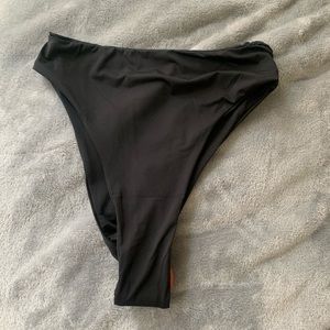 437 Aubrey black bottoms size small. Never worn.